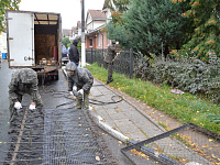 В Твери демонтируют незаконно установленные ограждения